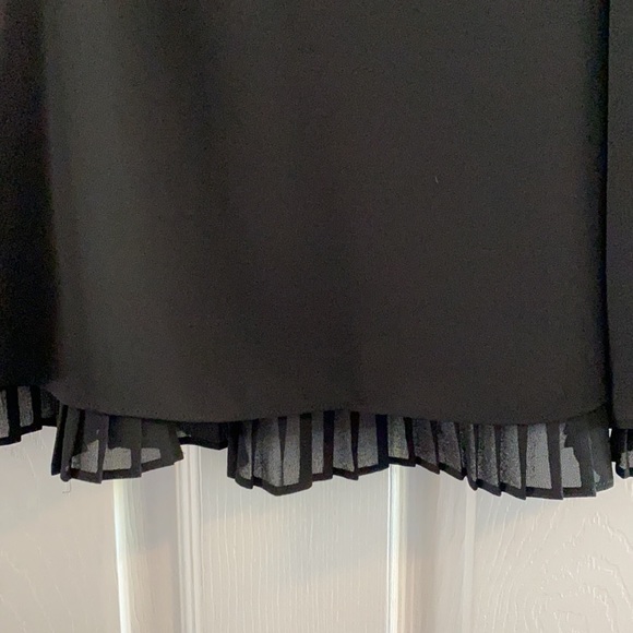 Tilldon Black spagehetti strap Pleated Bottom Top - Picture 4 of 9
